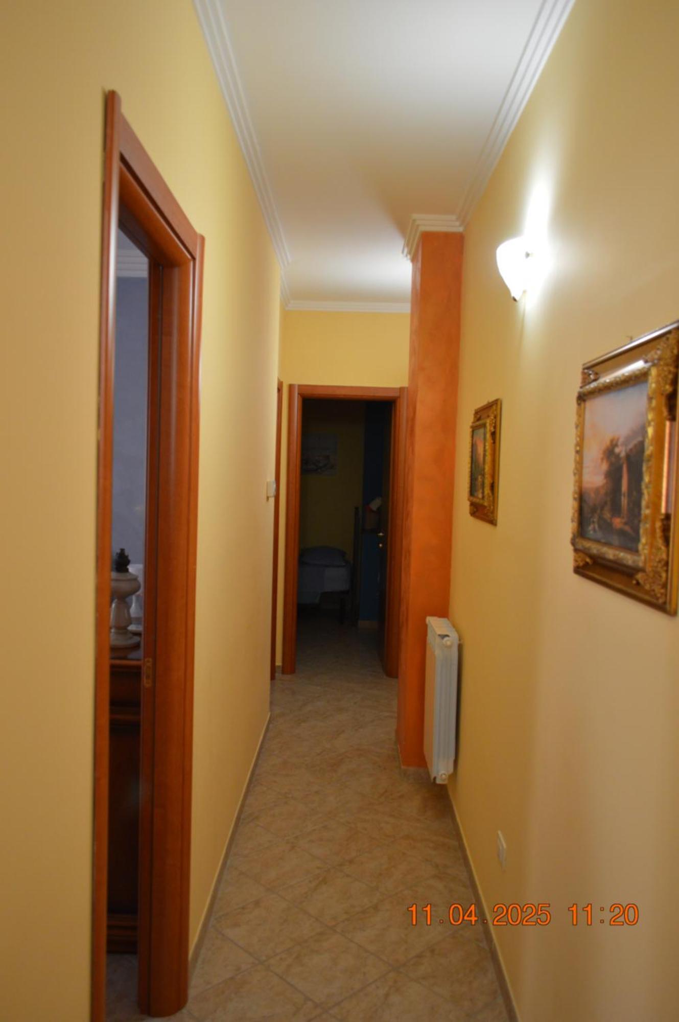 Al Cortile Del Pozzo Lägenhet Delia Exteriör bild